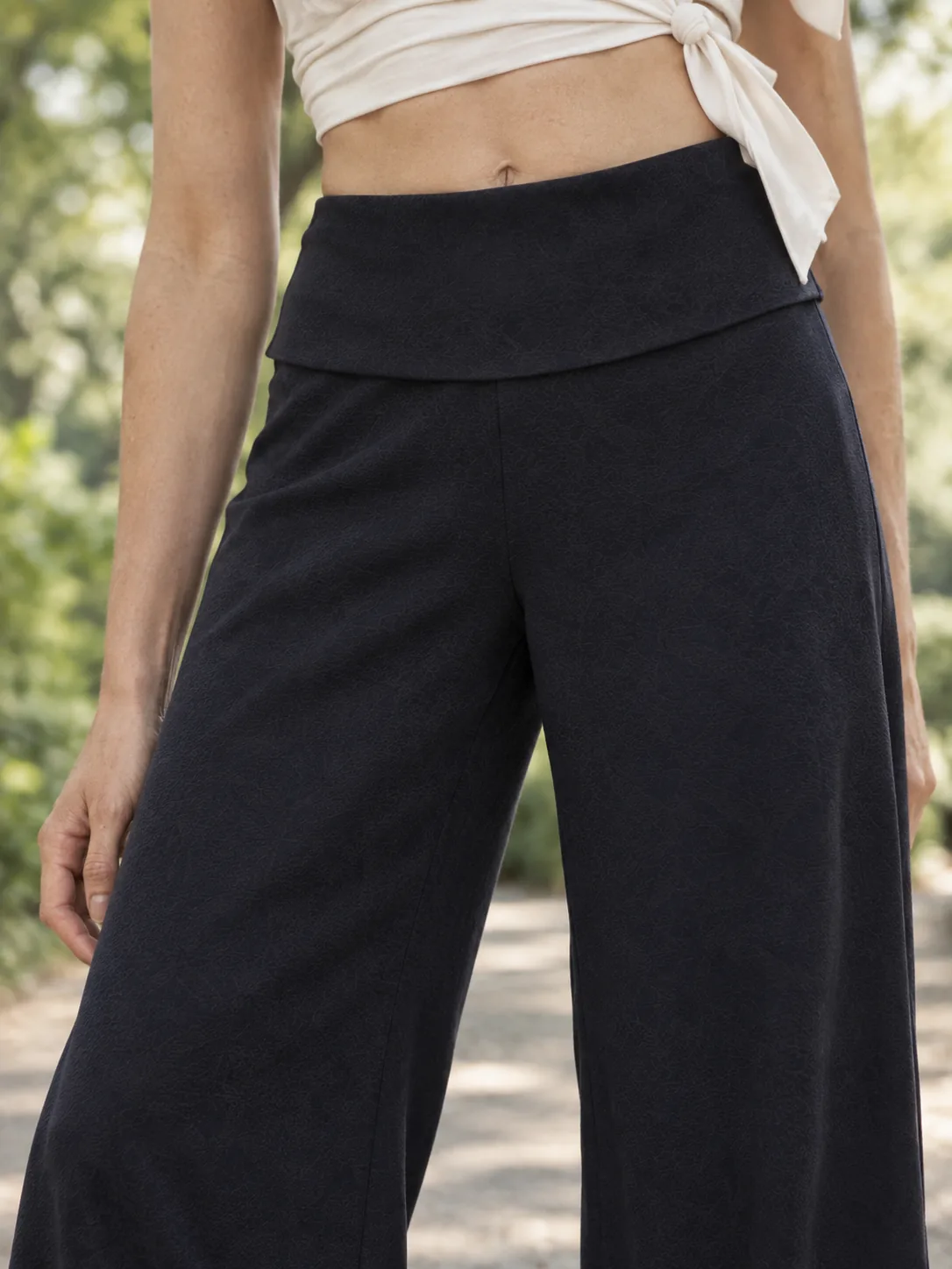 Studio Wide-Leg Trouser in Ink — detail